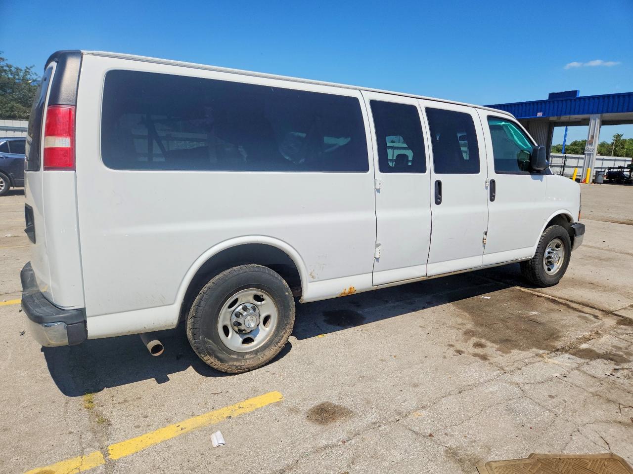 1GAZGPFG1H1131663 · 2017 CHEVROLET EXPRESS G3500 · 3/13
