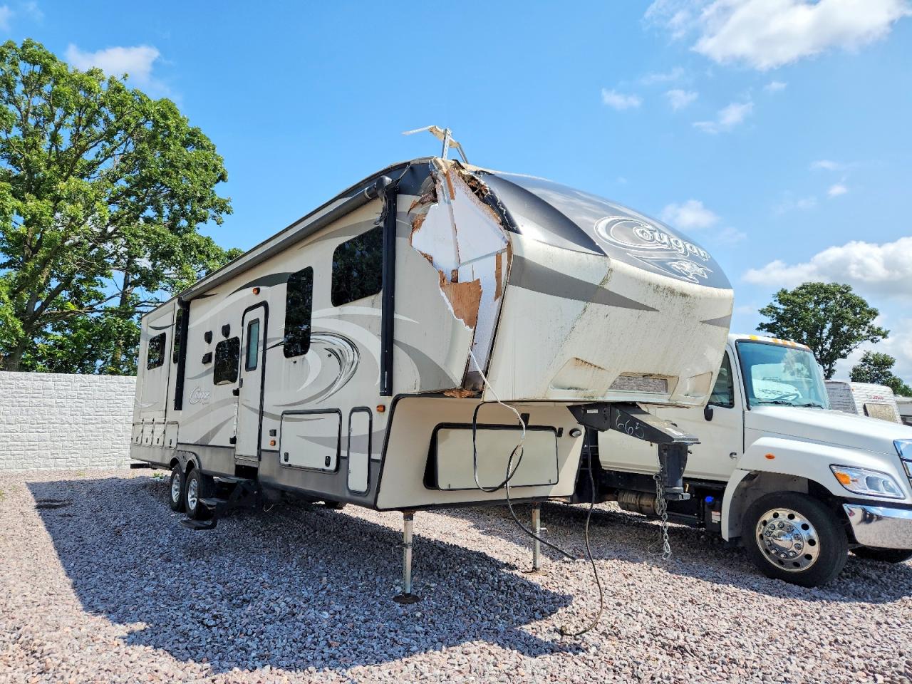 4YDF32623G2506665 · 2016 KEYSTONE COUGAR