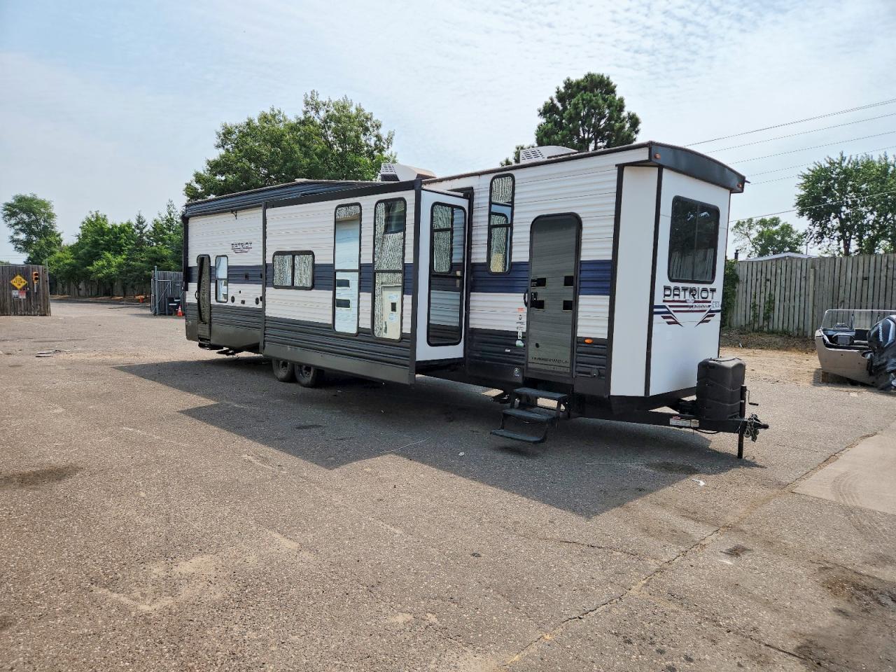 5ZT2CK4B2P1000303 · 2023 CHEROKEE BY FOREST R M-39LB