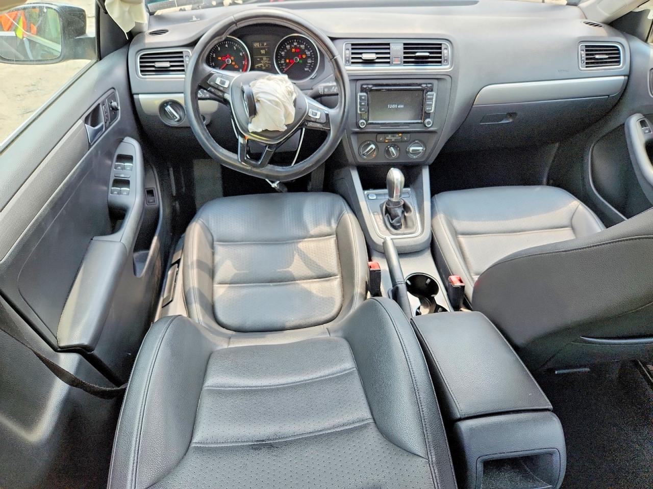 3VWD17AJ6FM273901 · 2015 VOLKSWAGEN JETTA · 8/12