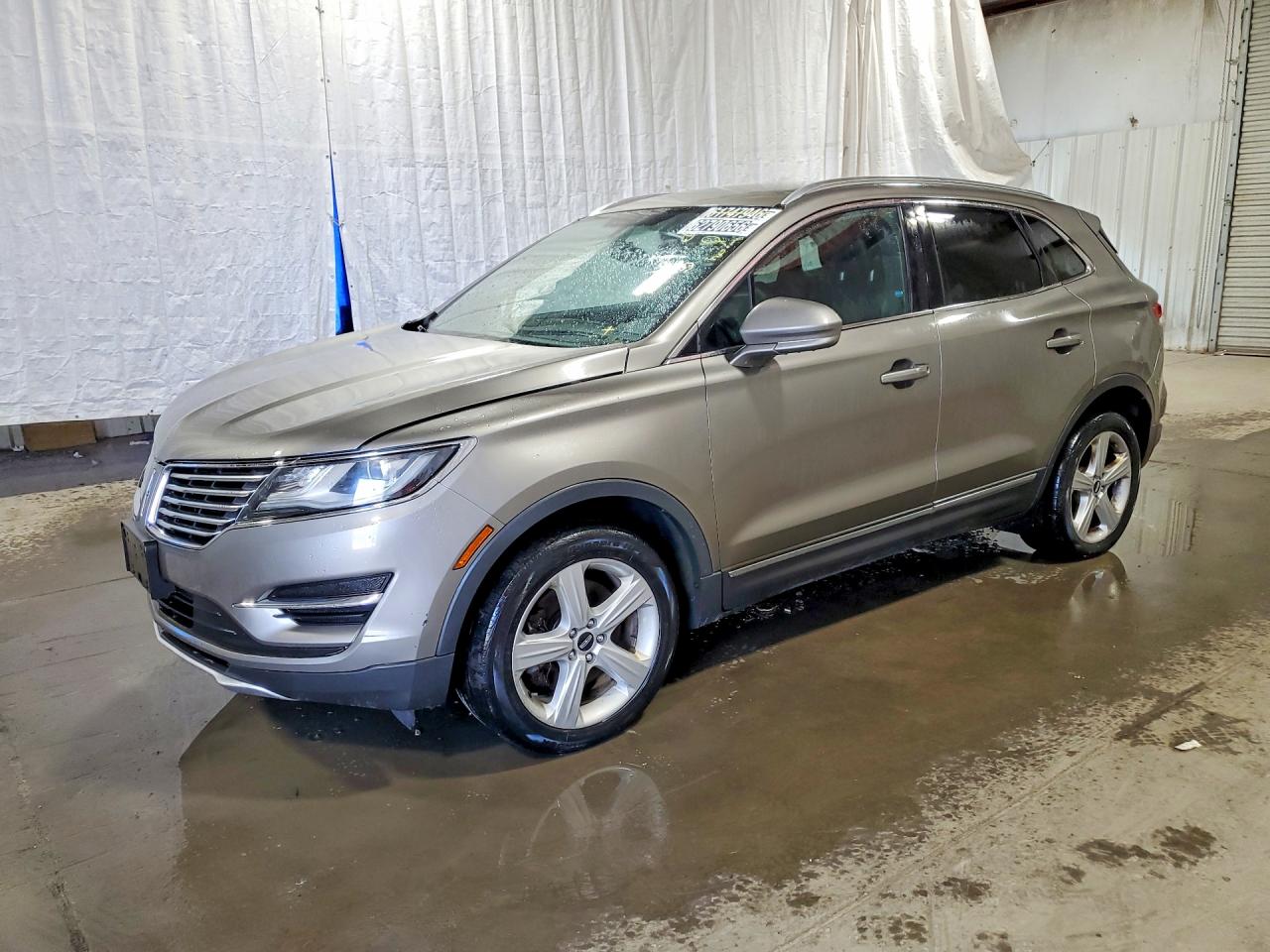 5LMCJ1D90HUL40268 · 2017 LINCOLN MKC