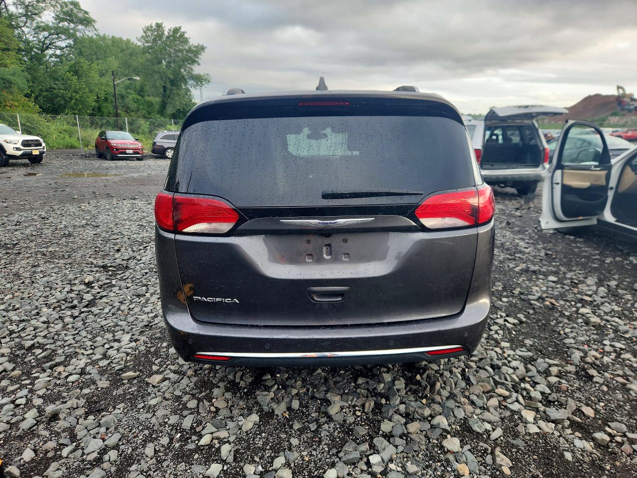 2C4RC1BG2KR550310 · 2019 CHRYSLER PACIFICA · 6/13