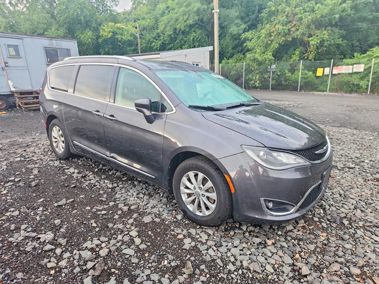 2C4RC1BG2KR550310 · 2019 CHRYSLER PACIFICA · 4/13