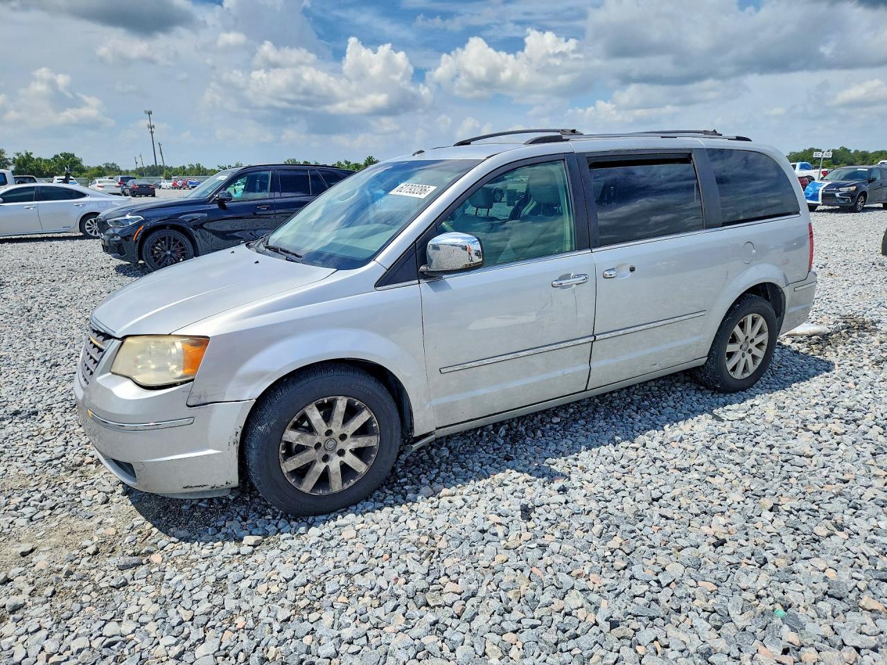 2A8HR64X78R712910 · 2008 CHRYSLER TOWN & COUNTRY