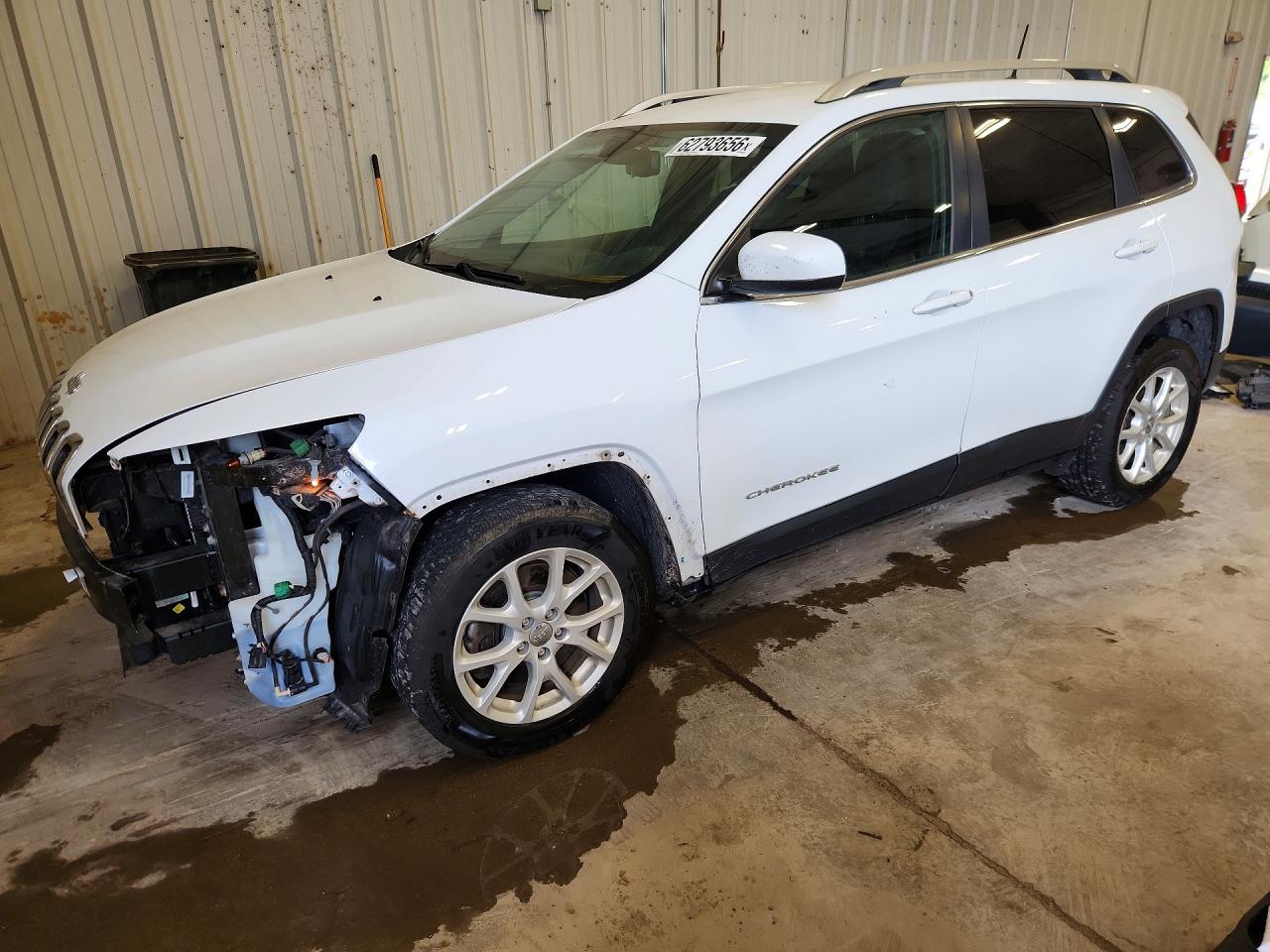 1C4PJLCB4GW165583 · 2016 JEEP CHEROKEE