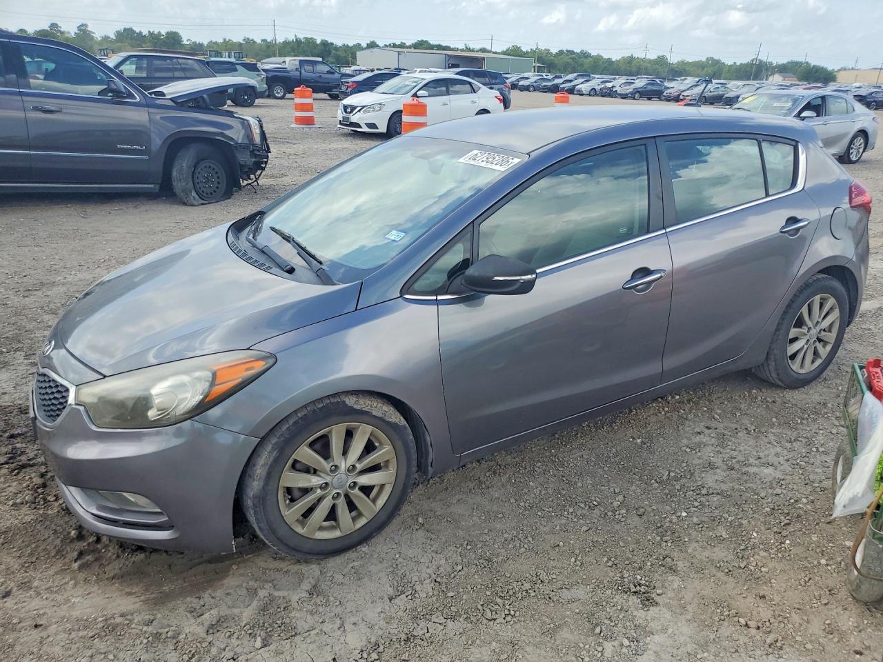 KNAFX5A8XF5376883 · 2015 KIA FORTE