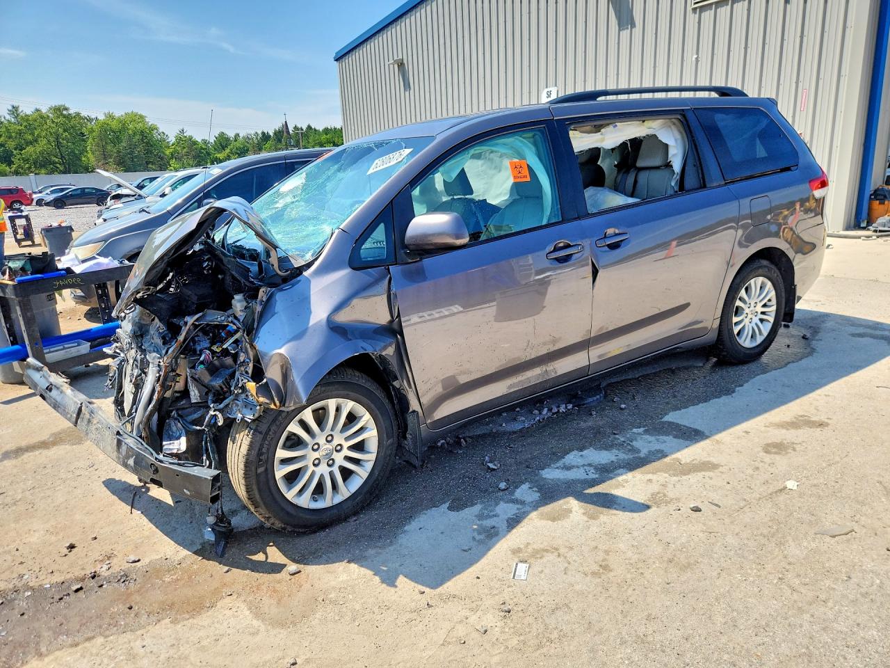 5TDYK3DC5DS335888 · 2013 TOYOTA SIENNA