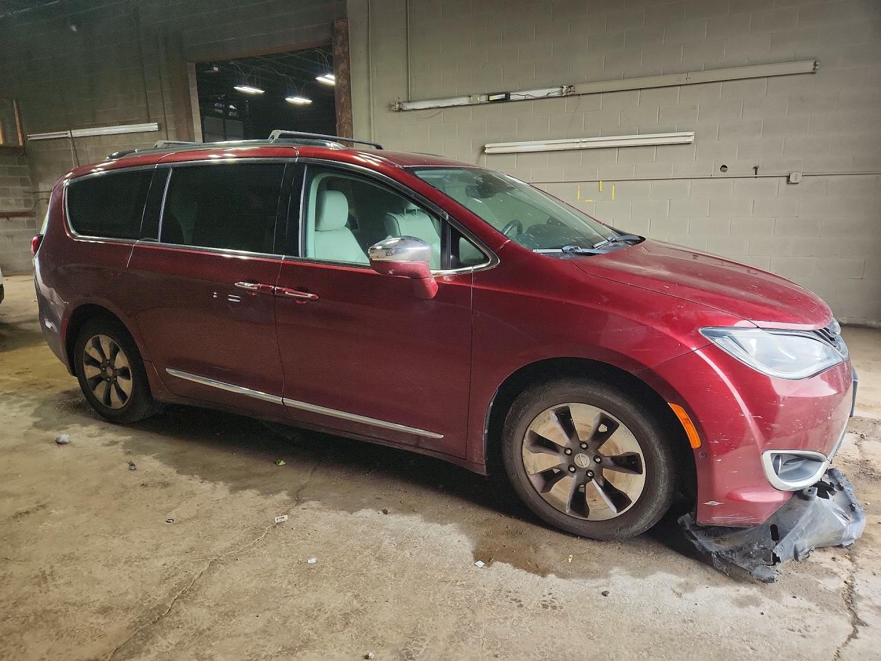 2C4RC1N7XJR105517 · 2018 CHRYSLER PACIFICA · 4/13