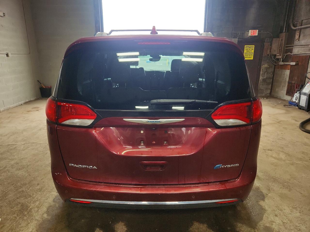 2C4RC1N7XJR105517 · 2018 CHRYSLER PACIFICA · 6/13