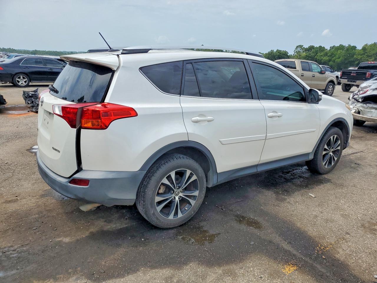 2T3YFREV2FW160654 · 2015 TOYOTA RAV4 · 3/14
