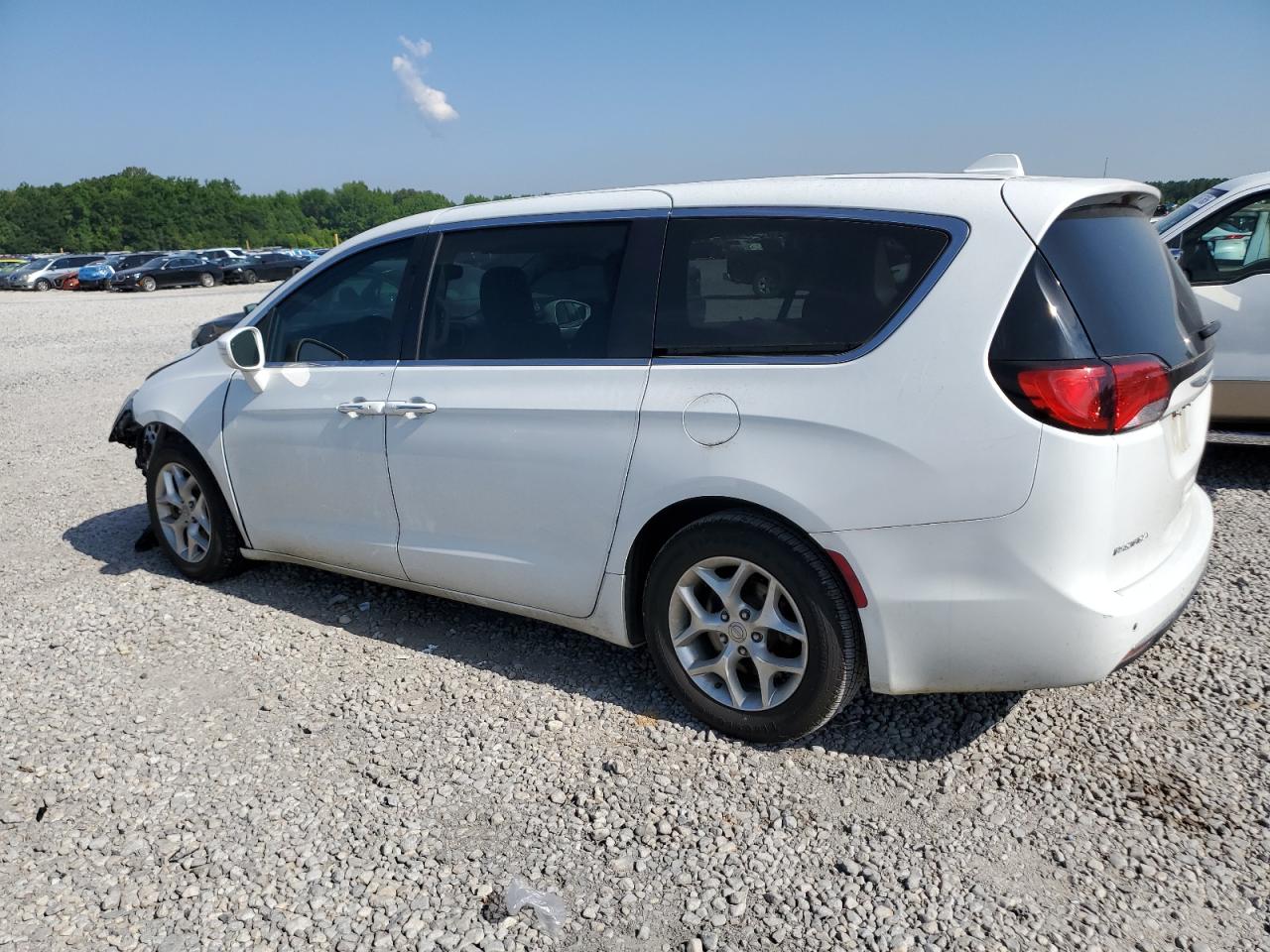 2C4RC1FG8JR122606 · 2018 CHRYSLER PACIFICA · 2/13