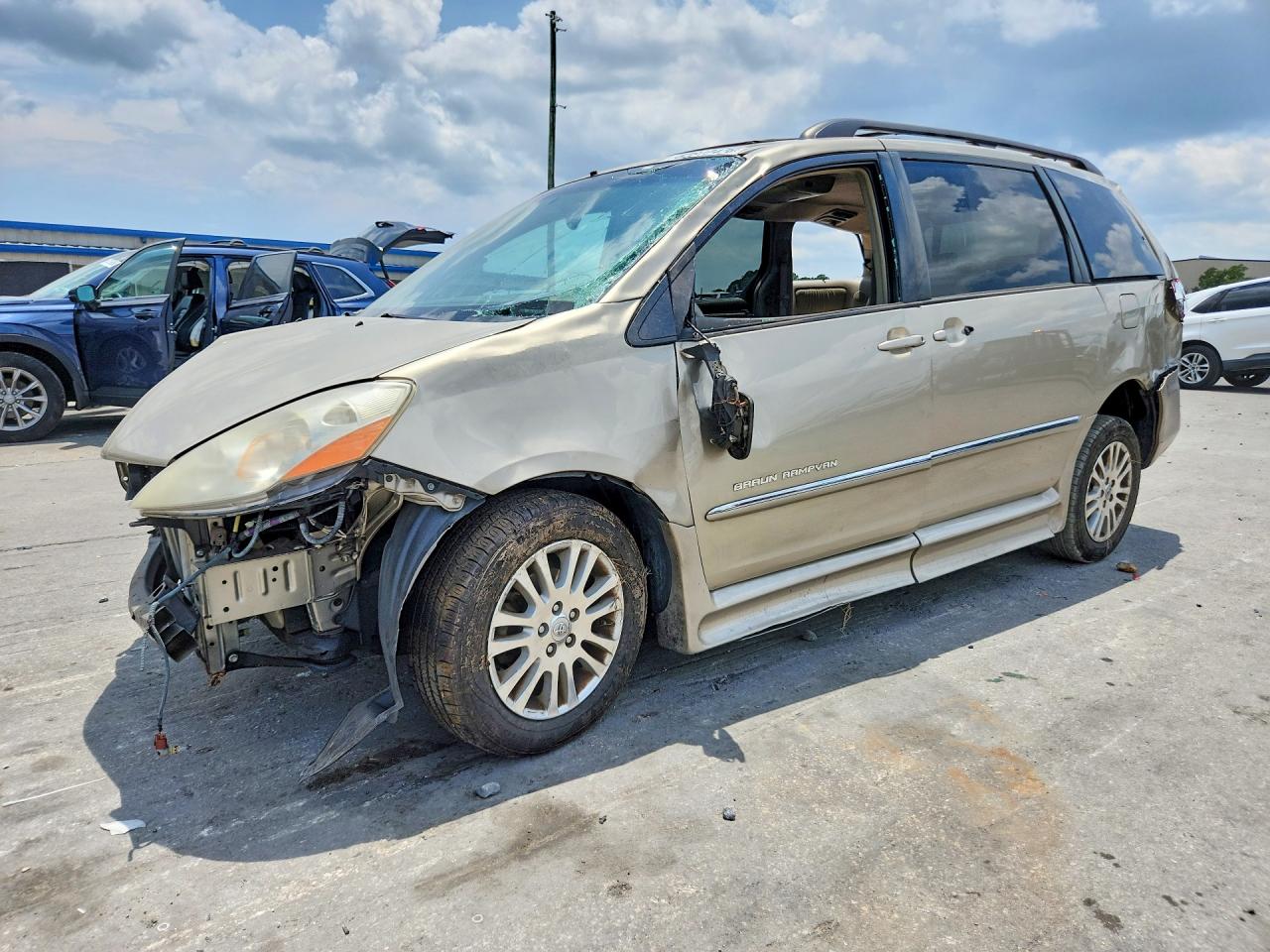 5TDZK22C99S252196 · 2009 TOYOTA SIENNA