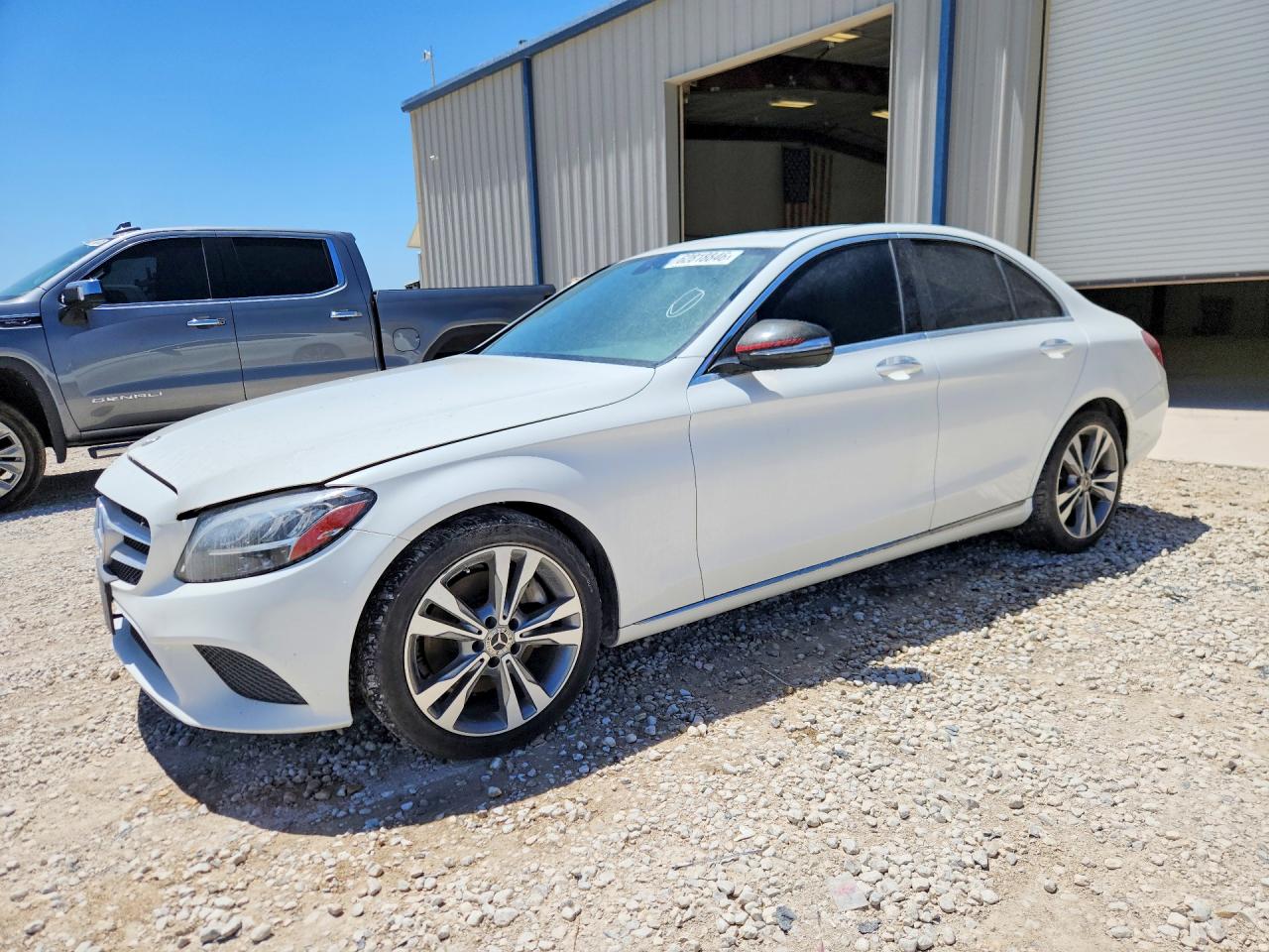 55SWF8DB0KU285014 · 2019 MERCEDES-BENZ C