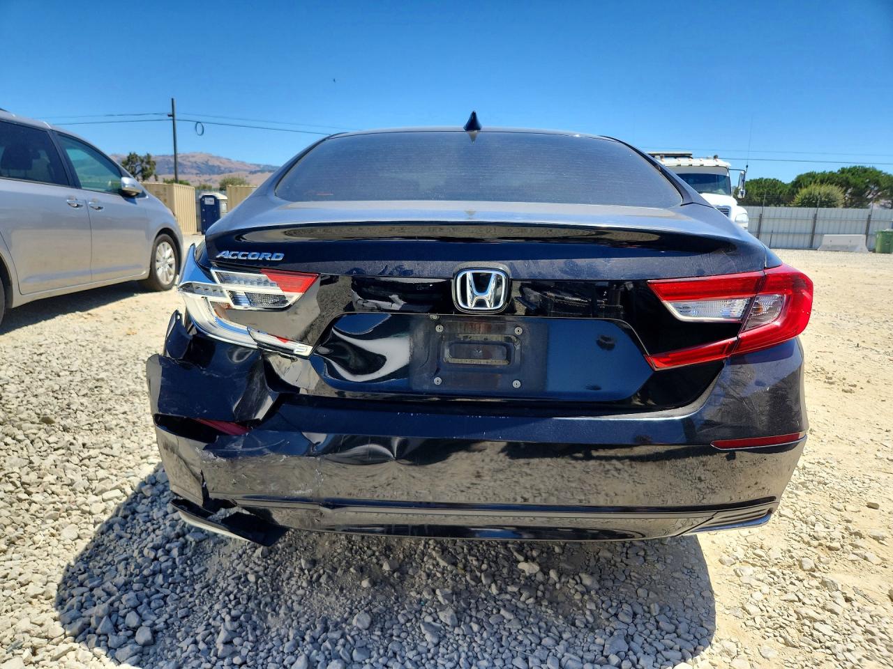 1HGCV1F16JA076310 · 2018 HONDA ACCORD · 6/12