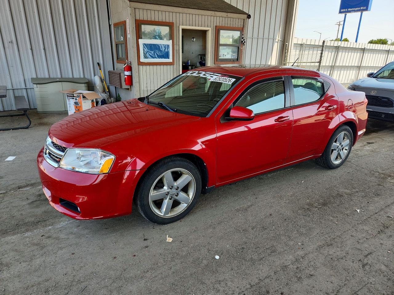 1B3BD2FG2BN573888 · 2011 DODGE AVENGER