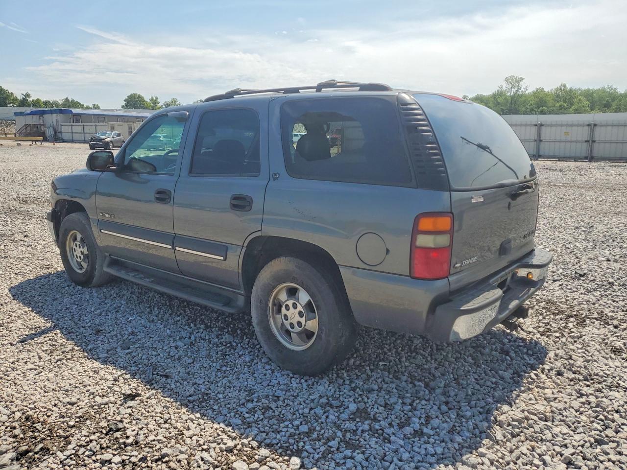 1GNEC13Z72R129436 · 2002 CHEVROLET TAHOE · 2/13