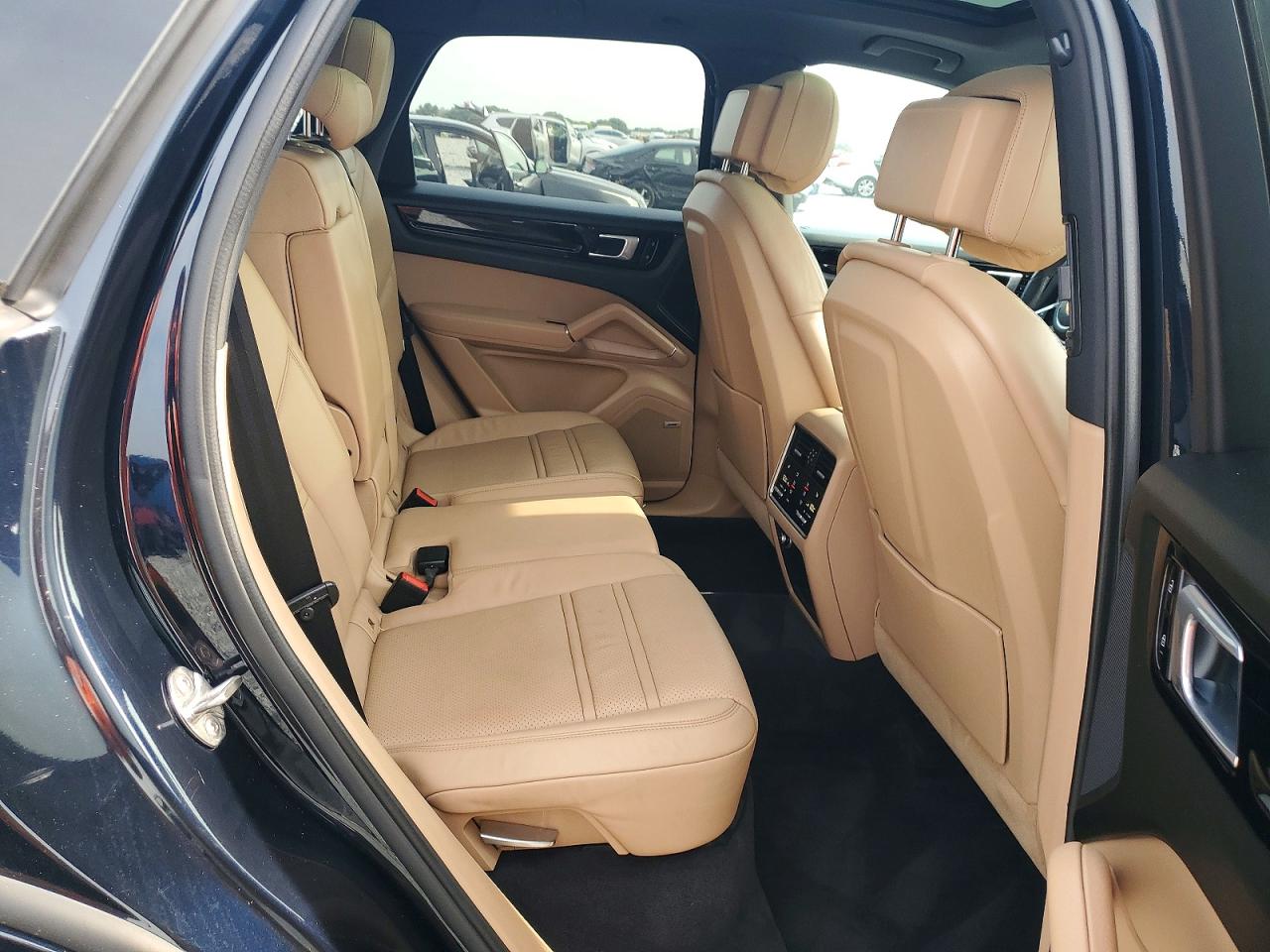 WP1AA2AY4MDA03918 · 2021 PORSCHE CAYENNE · 10/12