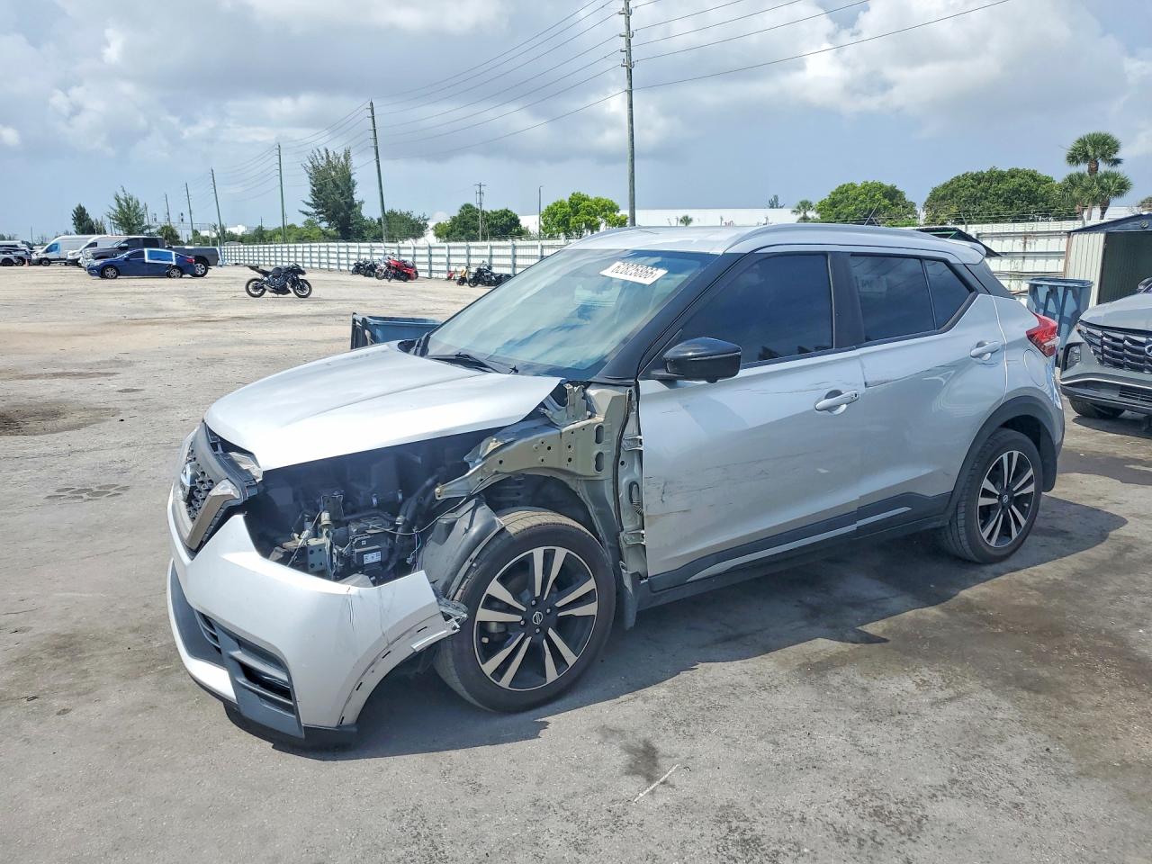 3N1CP5CU7KL527871 · 2019 NISSAN KICKS