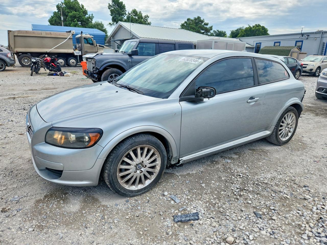 YV1MK672X82063882 · 2008 VOLVO C30