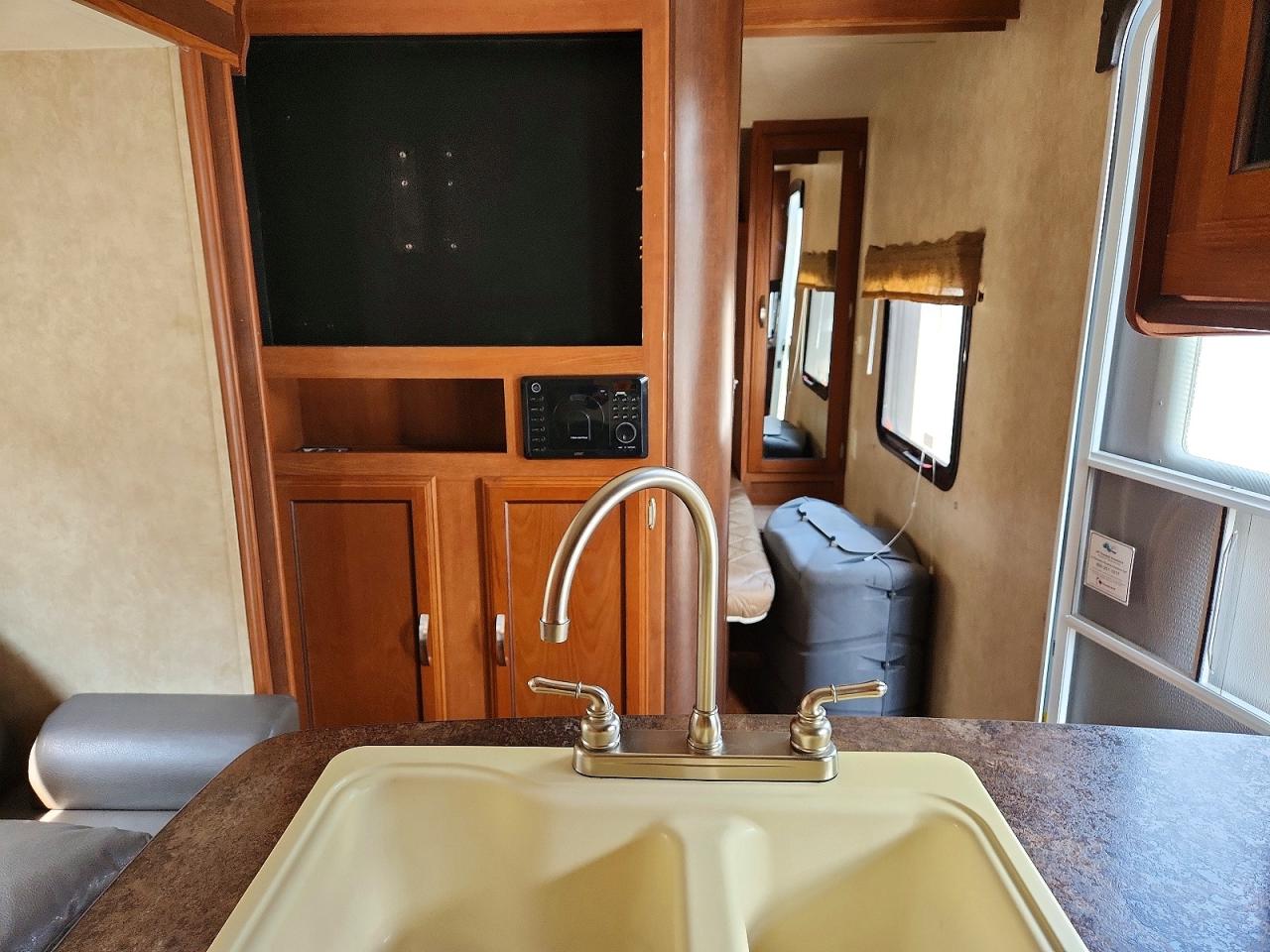 4X4TSMB26GC013657 · 2016 FOREST RIVER SALEM CRUISE LITE · 5/10