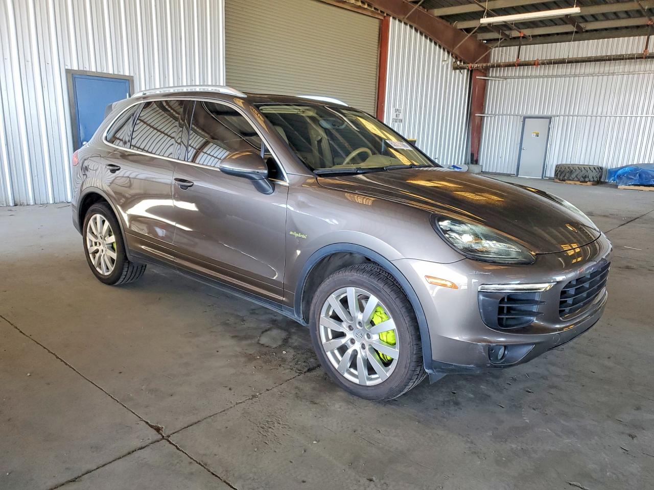 WP1AE2A24GLA64261 · 2016 PORSCHE CAYENNE · 4/13