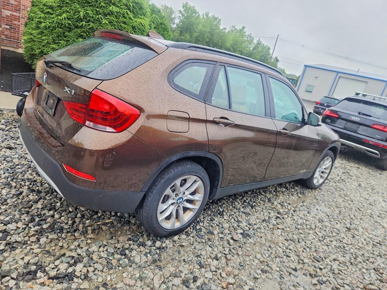 WBAVL1C5XFVY34621 · 2015 BMW X1 · 3/13