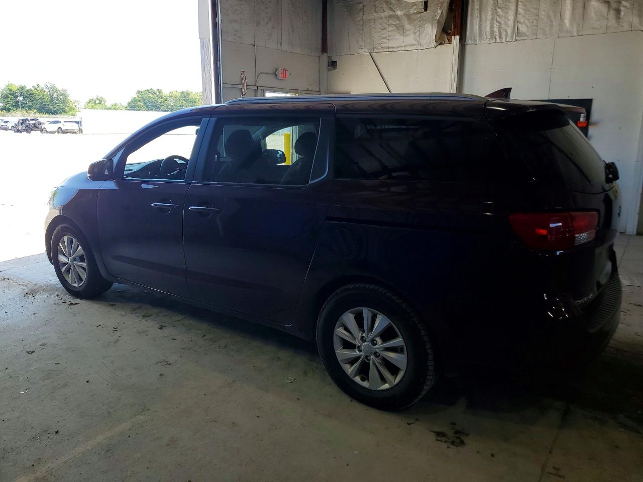 KNDMB5C17G6124092 · 2016 KIA SEDONA · 2/13
