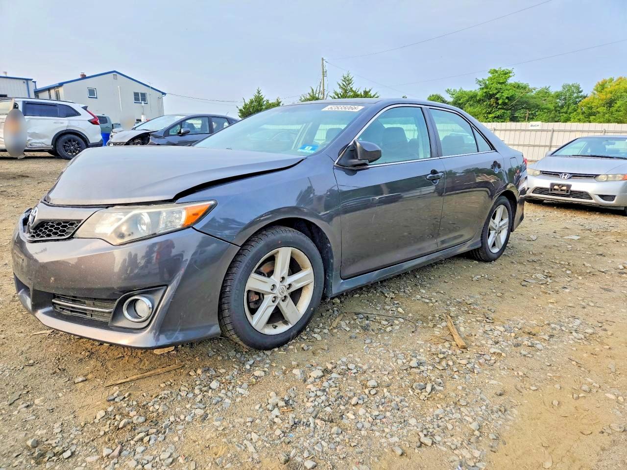 4T1BF1FK2DU272159 · 2013 TOYOTA CAMRY
