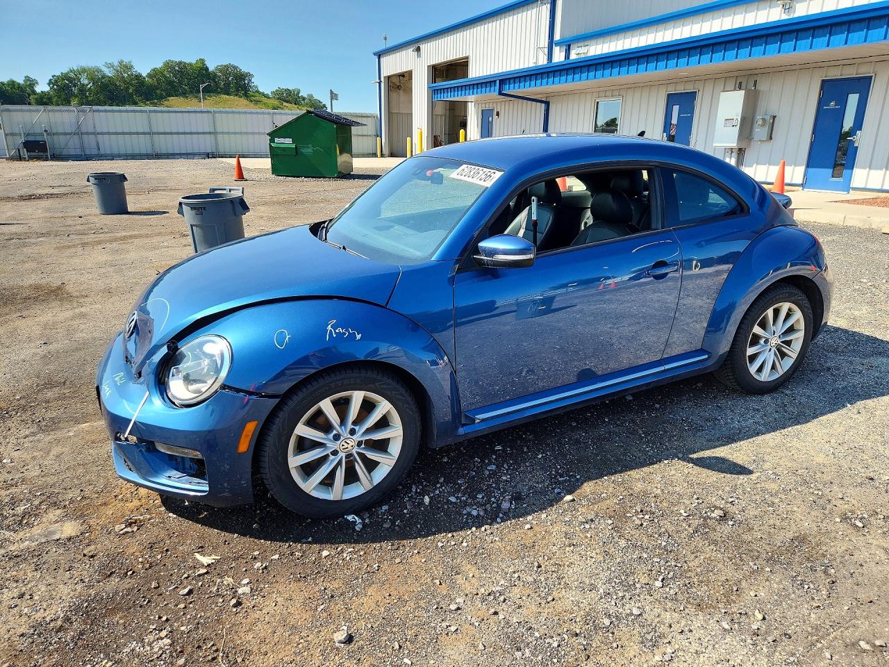 3VWFD7AT1JM727739 · 2018 VOLKSWAGEN BEETLE