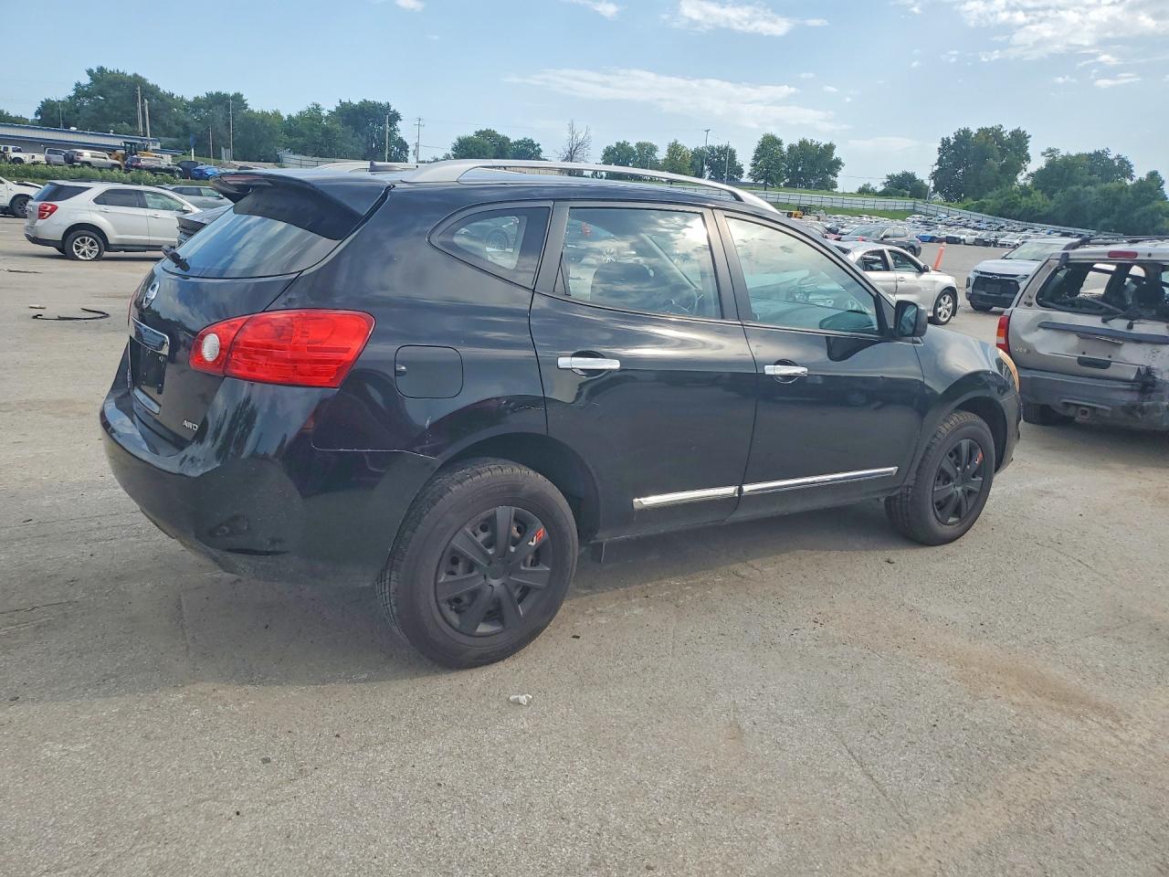 JN8AS5MV0FW751241 · 2015 NISSAN ROGUE SELECT · 3/12