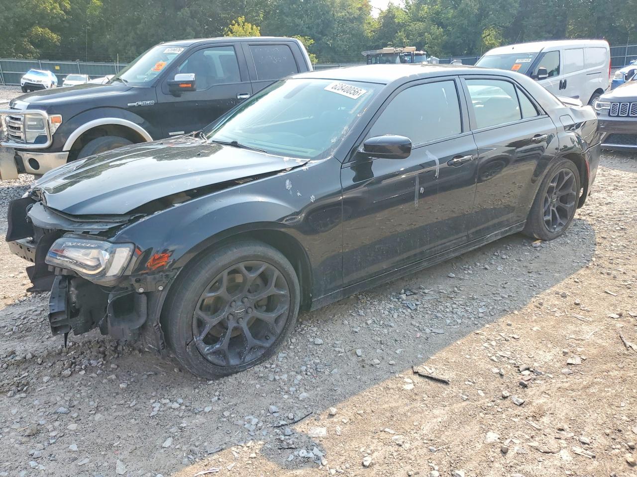 2C3CCABT3KH580431 · 2019 CHRYSLER 300
