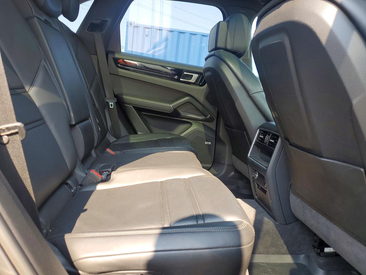 WP1AA2AYXLDA03047 · 2020 PORSCHE CAYENNE · 11/13
