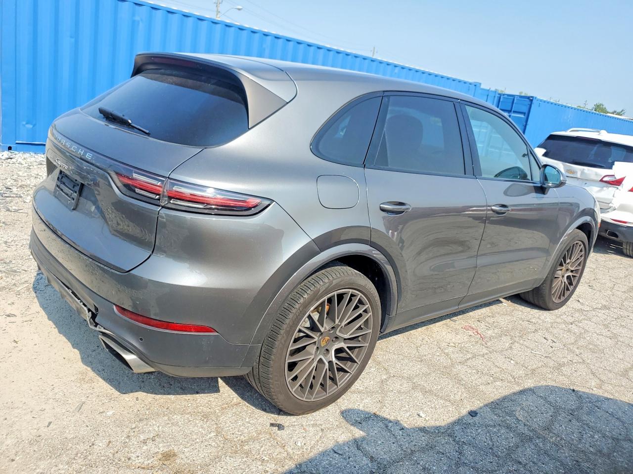 WP1AA2AYXLDA03047 · 2020 PORSCHE CAYENNE · 3/13