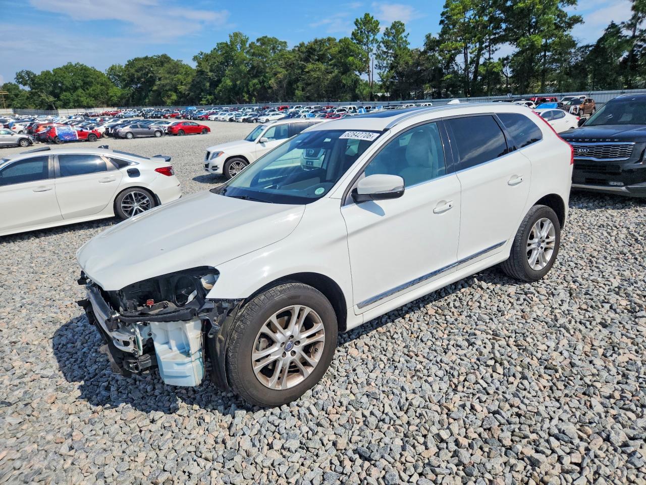 YV440MDKXG2915115 · 2016 VOLVO XC60