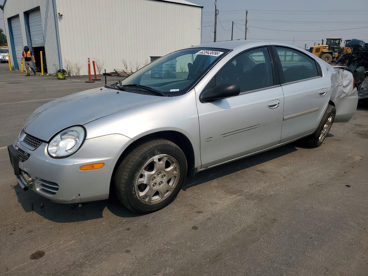1B3ES56CX4D592781 · 2004 DODGE NEON