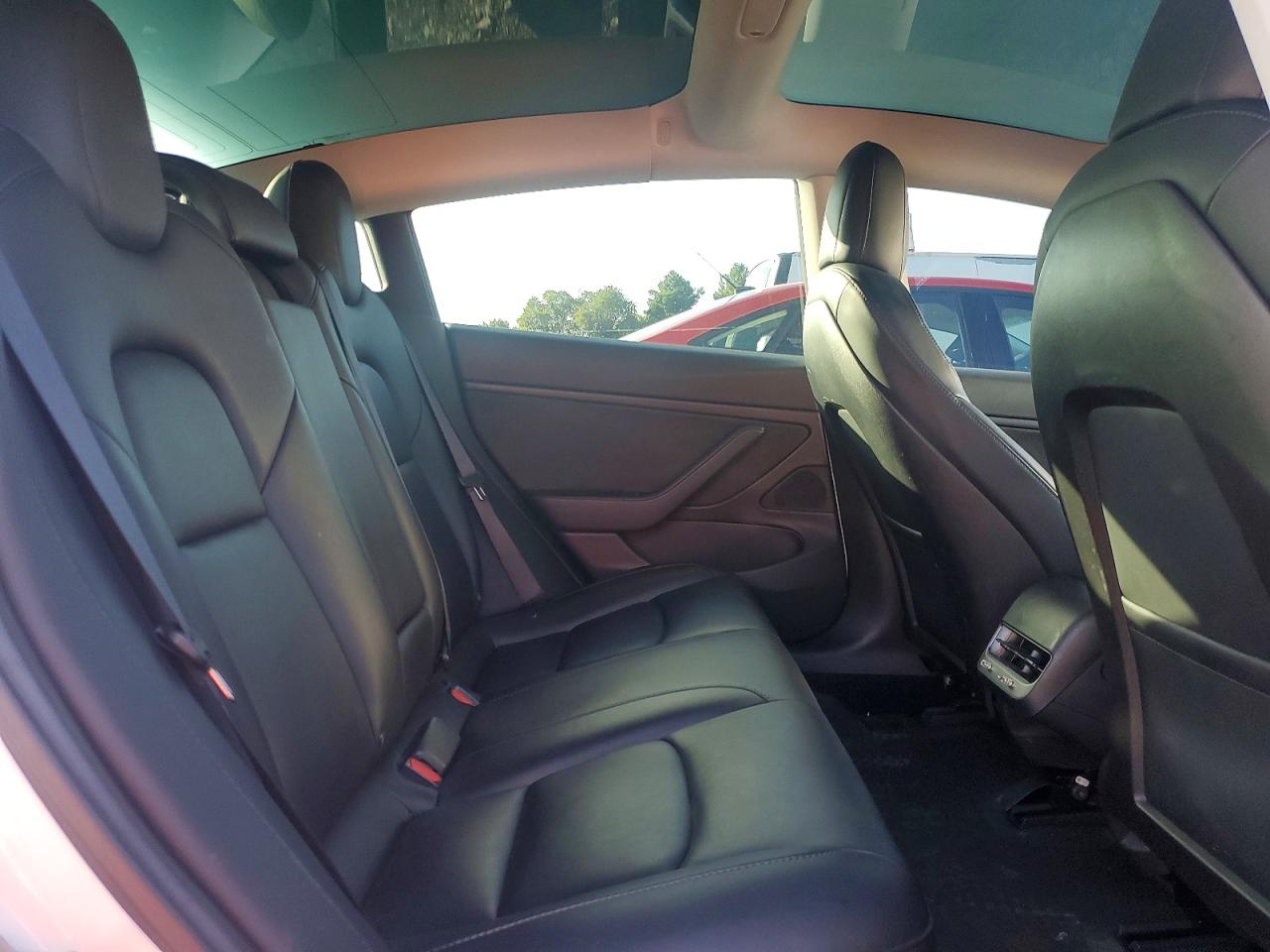 5YJ3E1EB6KF199574 · 2019 TESLA MODEL 3 · 10/12