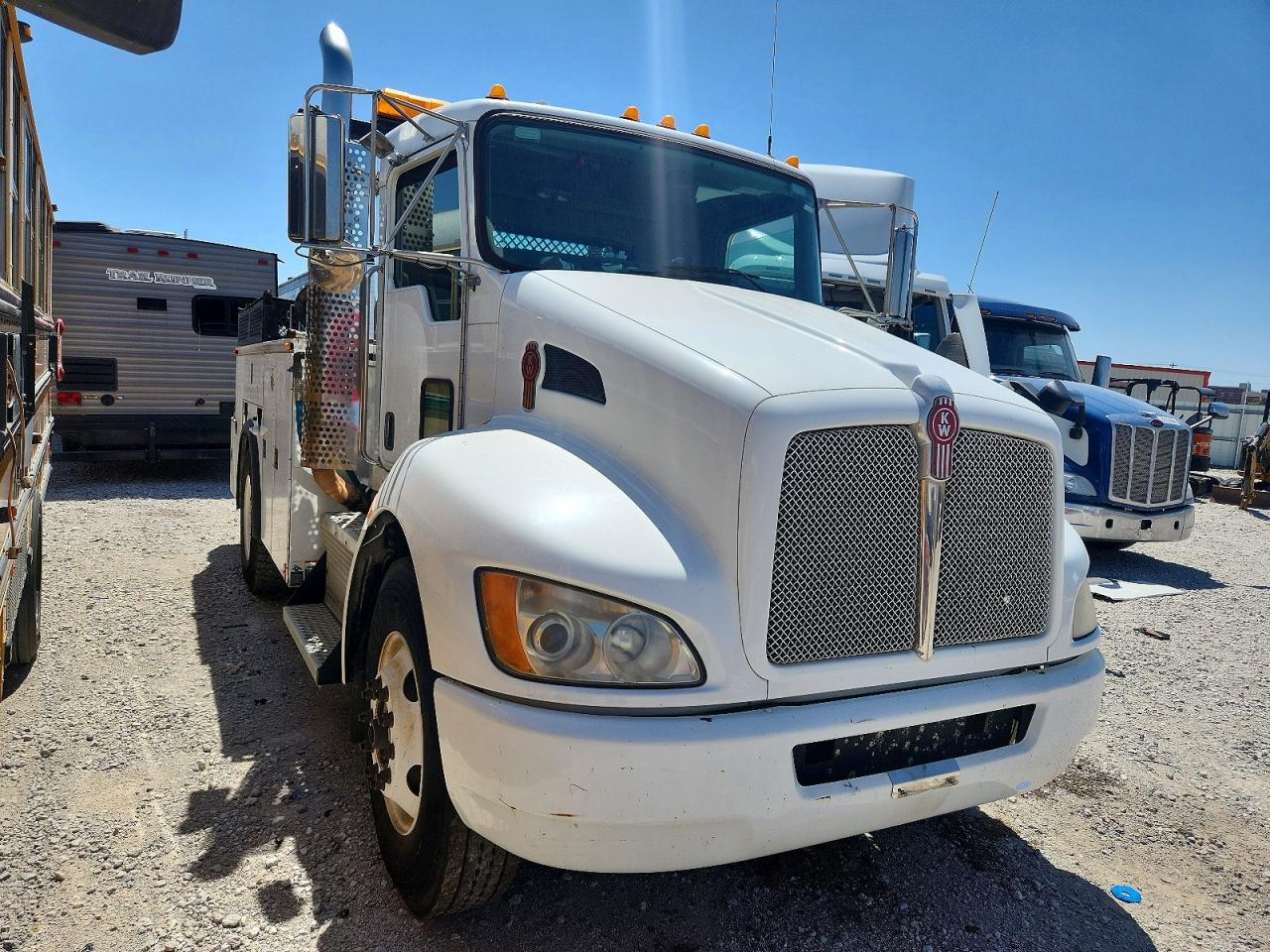 2NKHHM7X7CM303207 · 2012 KENWORTH T370