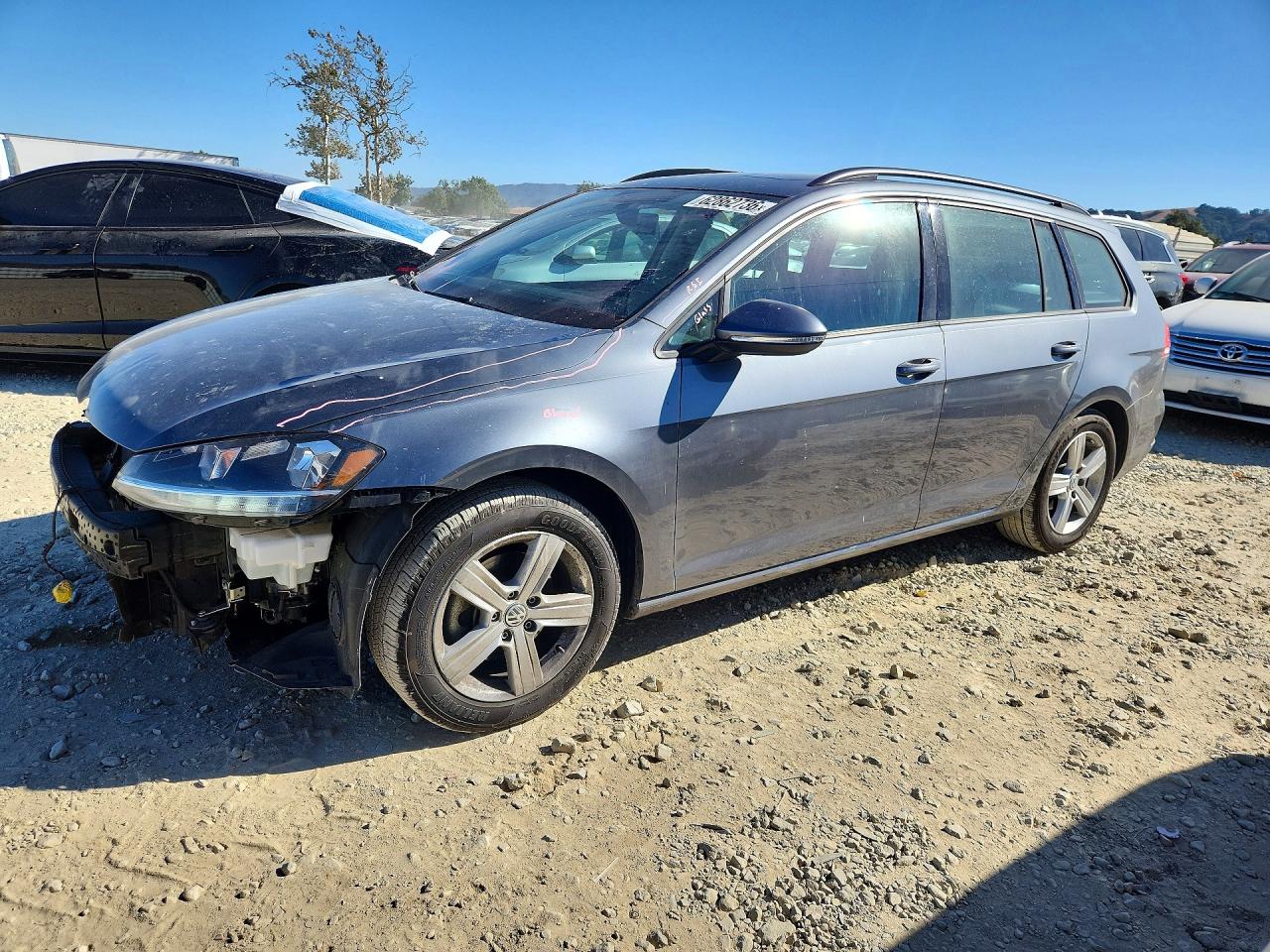3VWD17AUXJM752387 · 2018 VOLKSWAGEN GOLF SPORTWAGEN