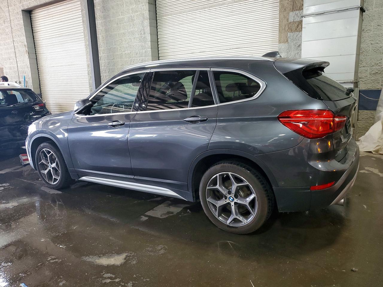 WBXHT3C36J3H33693 · 2018 BMW X1 · 2/13