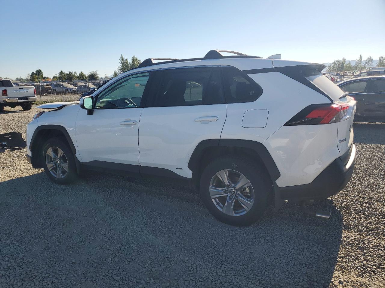 4T3RWRFV0SU169074 · 2025 TOYOTA RAV4 HYBRID · 2/13