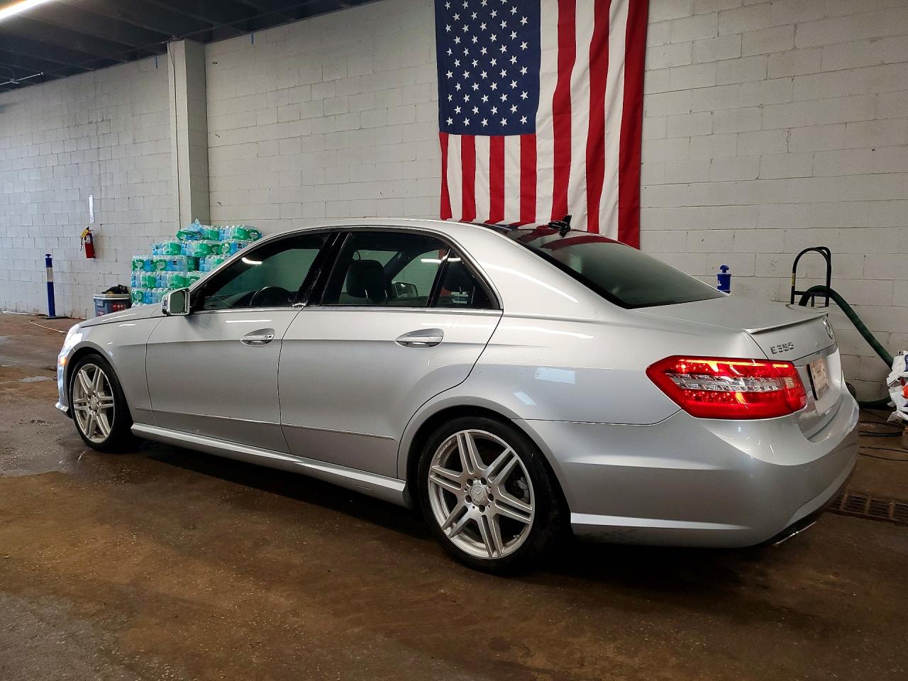 WDDHF8HB4BA301072 · 2011 MERCEDES-BENZ E · 2/12