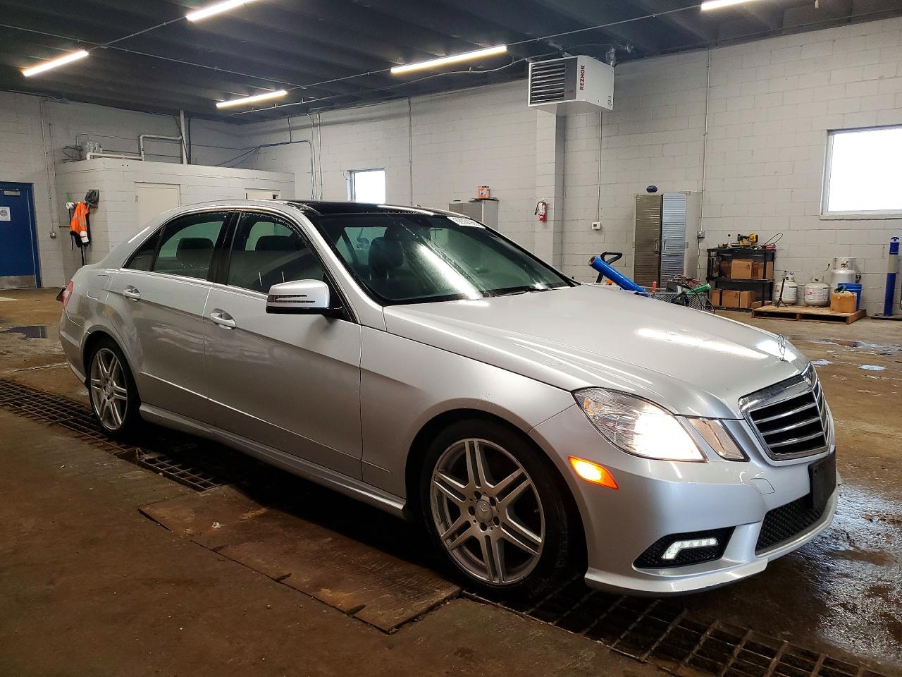 WDDHF8HB4BA301072 · 2011 MERCEDES-BENZ E · 4/12