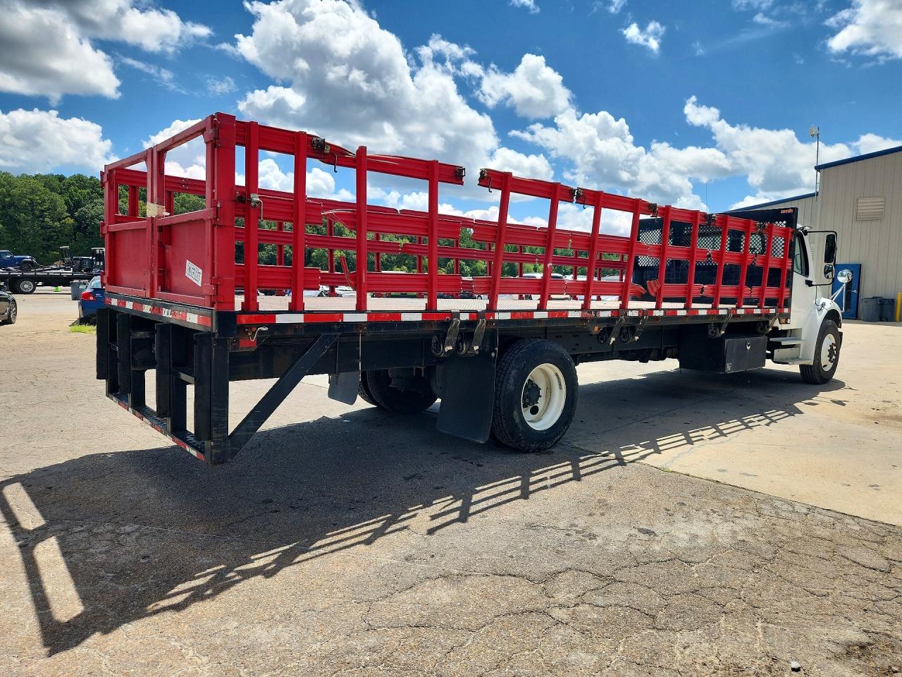 3ALACXFCXJDJY6343 · 2018 FREIGHTLINER M2 · 3/13