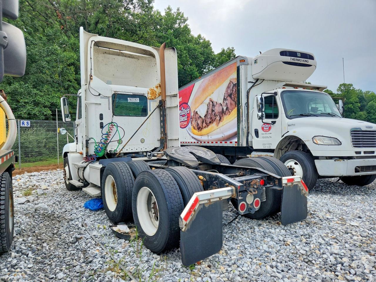 1FUJBBCK89LAF5242 · 2009 FREIGHTLINER CONVENTIONAL · 2/12