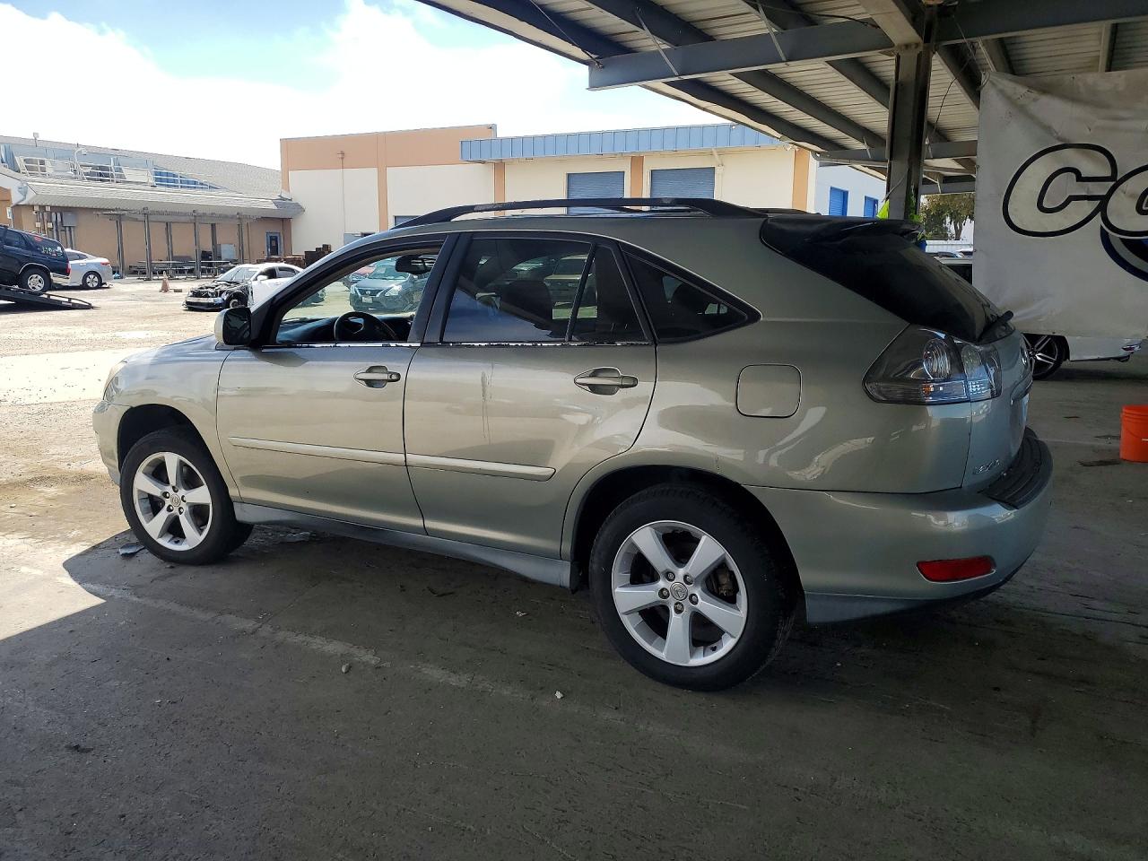 2T2GA31U76C052315 · 2006 LEXUS RX · 2/12