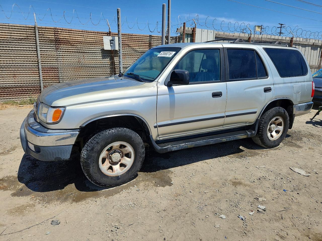 JT3GM84R5X0051325 · 1999 TOYOTA 4RUNNER