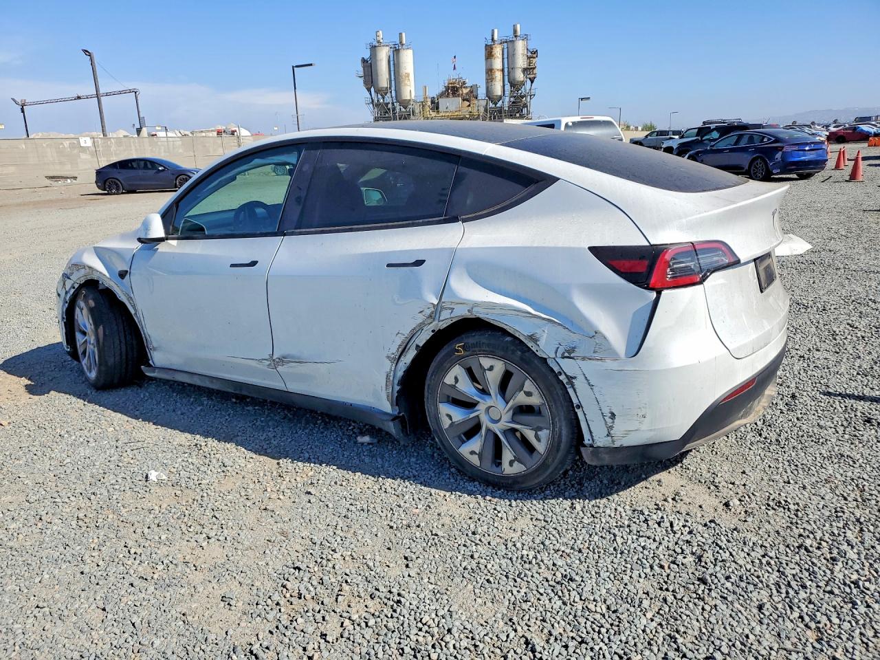 7SAYGDED2RF088276 · 2024 TESLA MODEL Y · 2/12