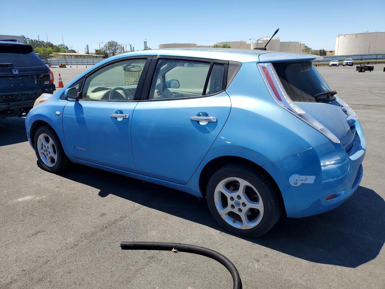 JN1AZ0CP2BT002016 · 2011 NISSAN LEAF · 2/12