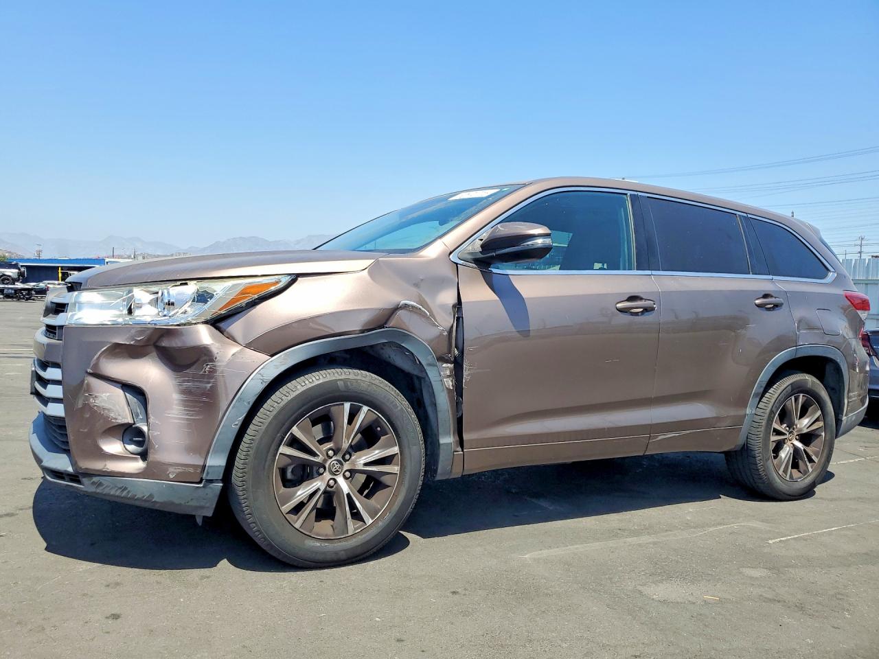 5TDZARFH3JS037290 · 2018 TOYOTA HIGHLANDER