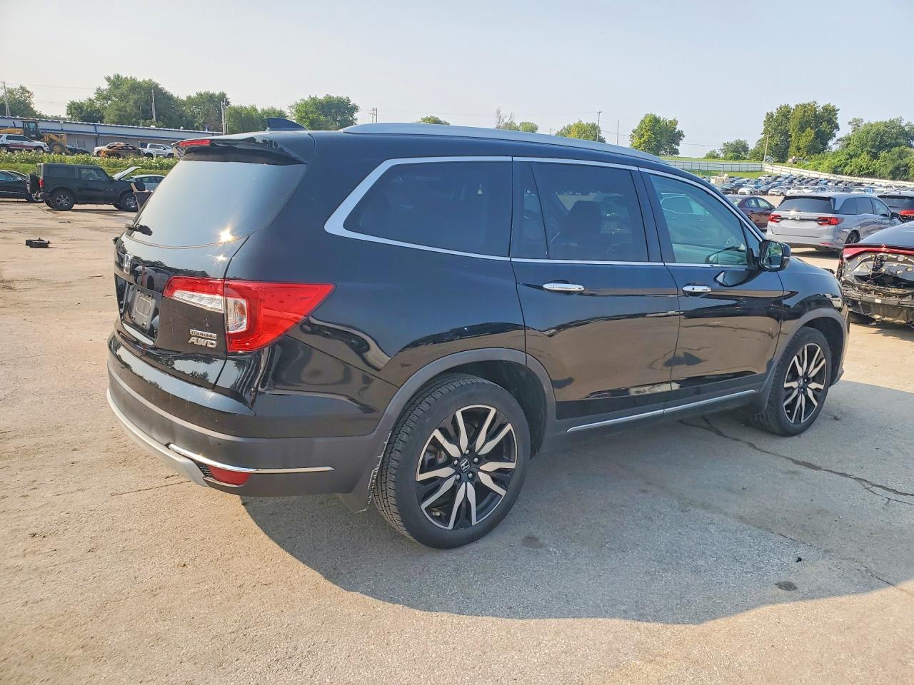 5FNYF6H6XKB093000 · 2019 HONDA PILOT · 3/13